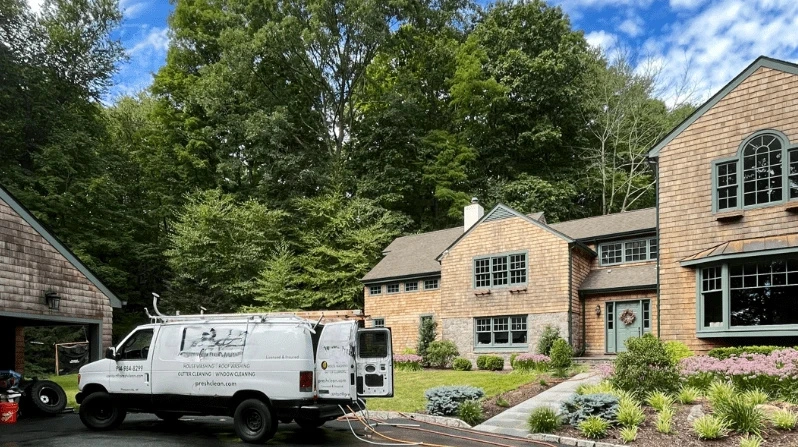 Garfield Heights Power Washing power washing crew working in Shaker Heights, OH